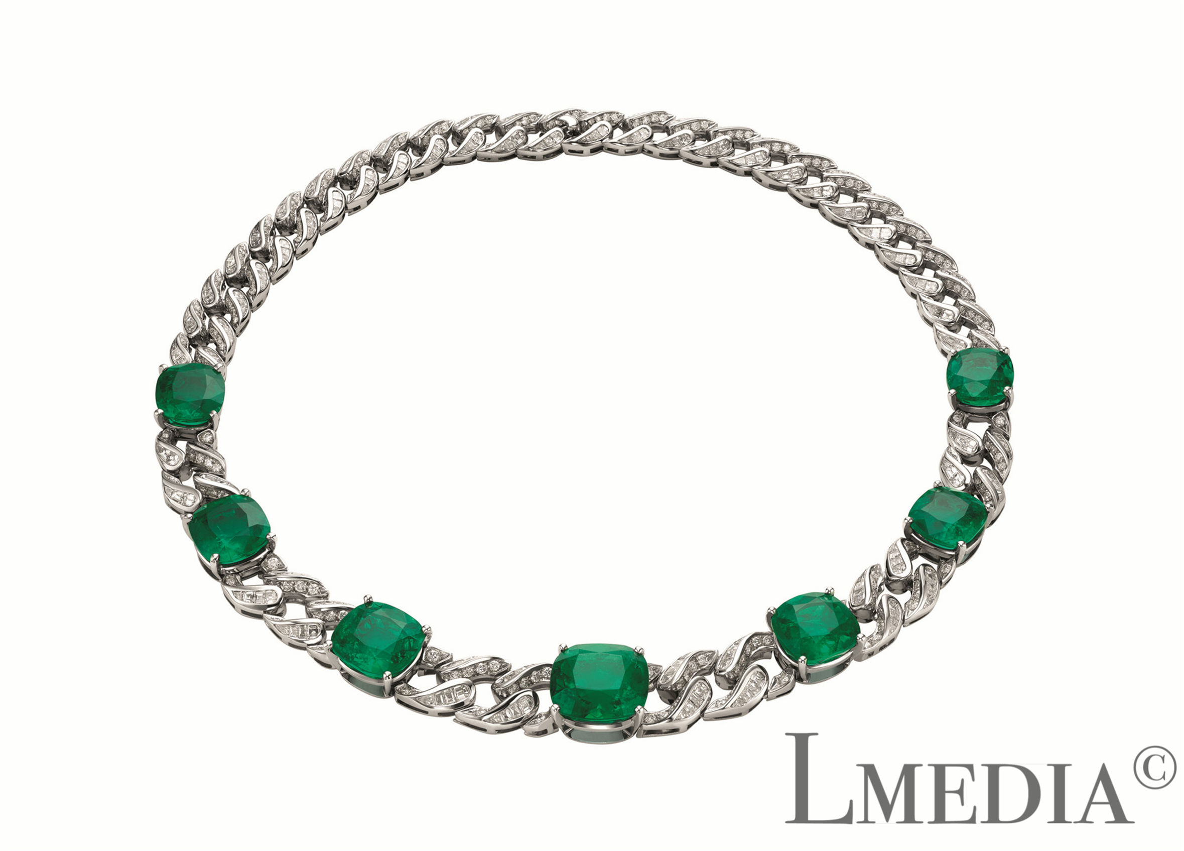 国际公认的绿宝石之王 (高贵柔美的绿宝石)