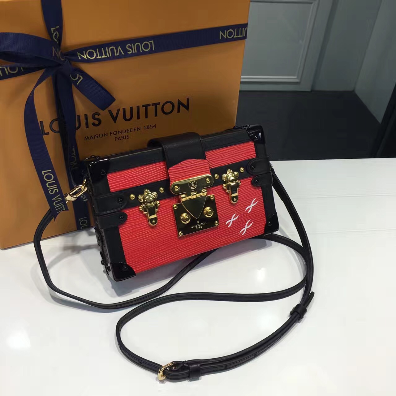 lv这款包多少钱,lv这款包的二手行情