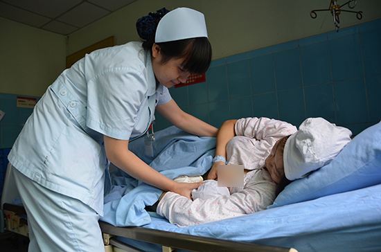 女人产后肚子疼,妇女产后有什么好办法解决