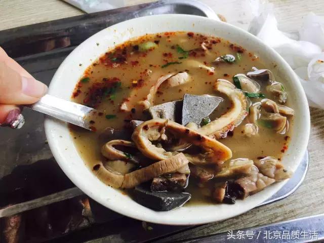 一天1万个都不够,这个北京爷们用40年创造了麻酱烧饼的传奇!