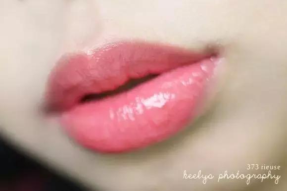 涂上这个颜色的口红，去吻男神吧！