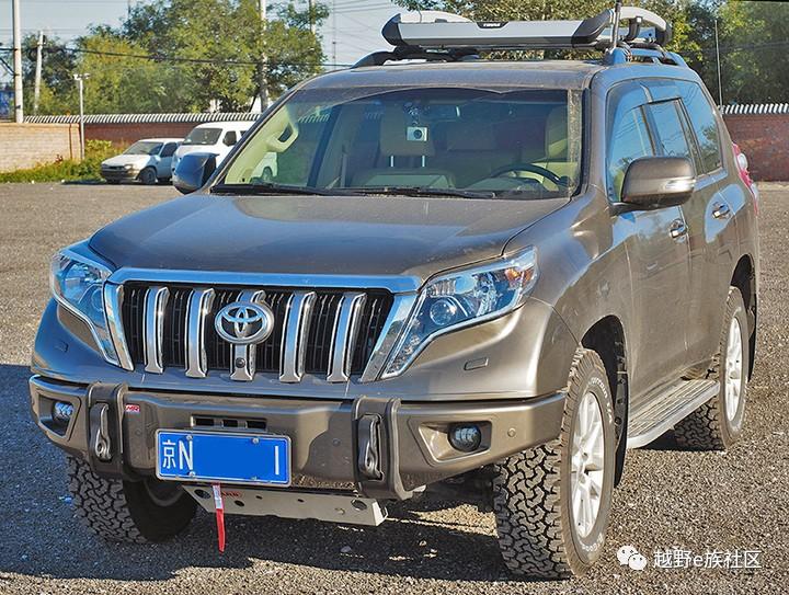 低配新款普拉多内饰改装,2017普拉多2700中东版改装