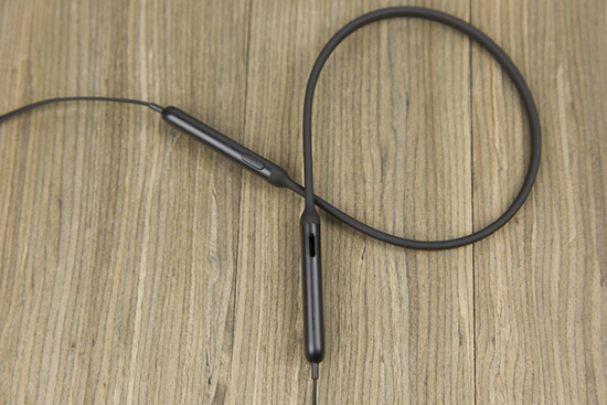 beatsx无线蓝牙入耳式耳机使用,beatsx蓝牙无线入耳式耳机怎么样