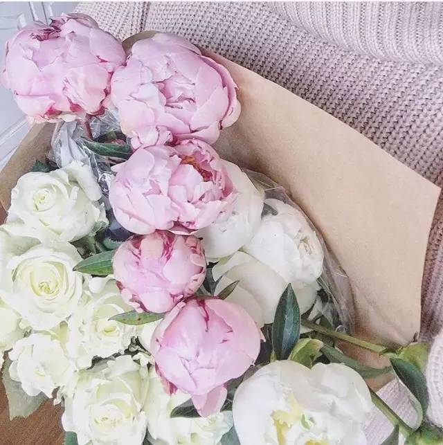 情人节只送花会不会太单调,情人节过了送玫瑰