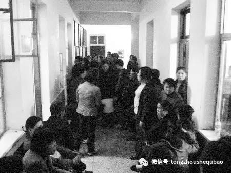 喝着咖啡、玩着手机候诊的潞河医院,您还认识嘛?