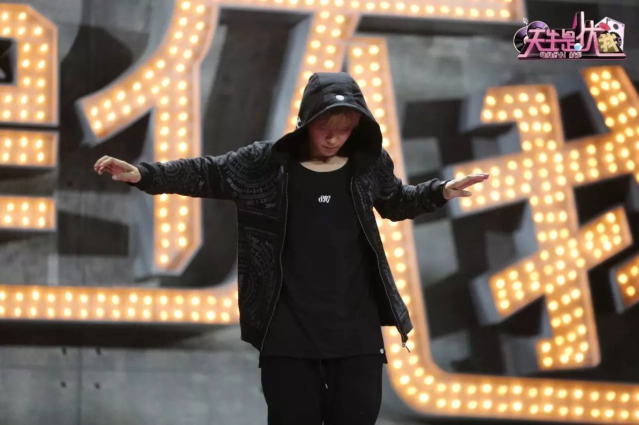 罗志祥一枝独秀残酷舞台,罗志祥天生是优我演唱会当嘉宾