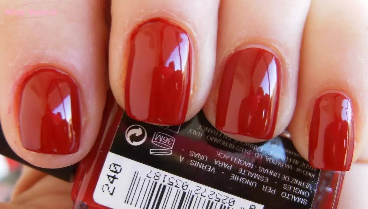 阿玛尼挚爱400和迪奥哑光999,dior999经典正红色口红图片