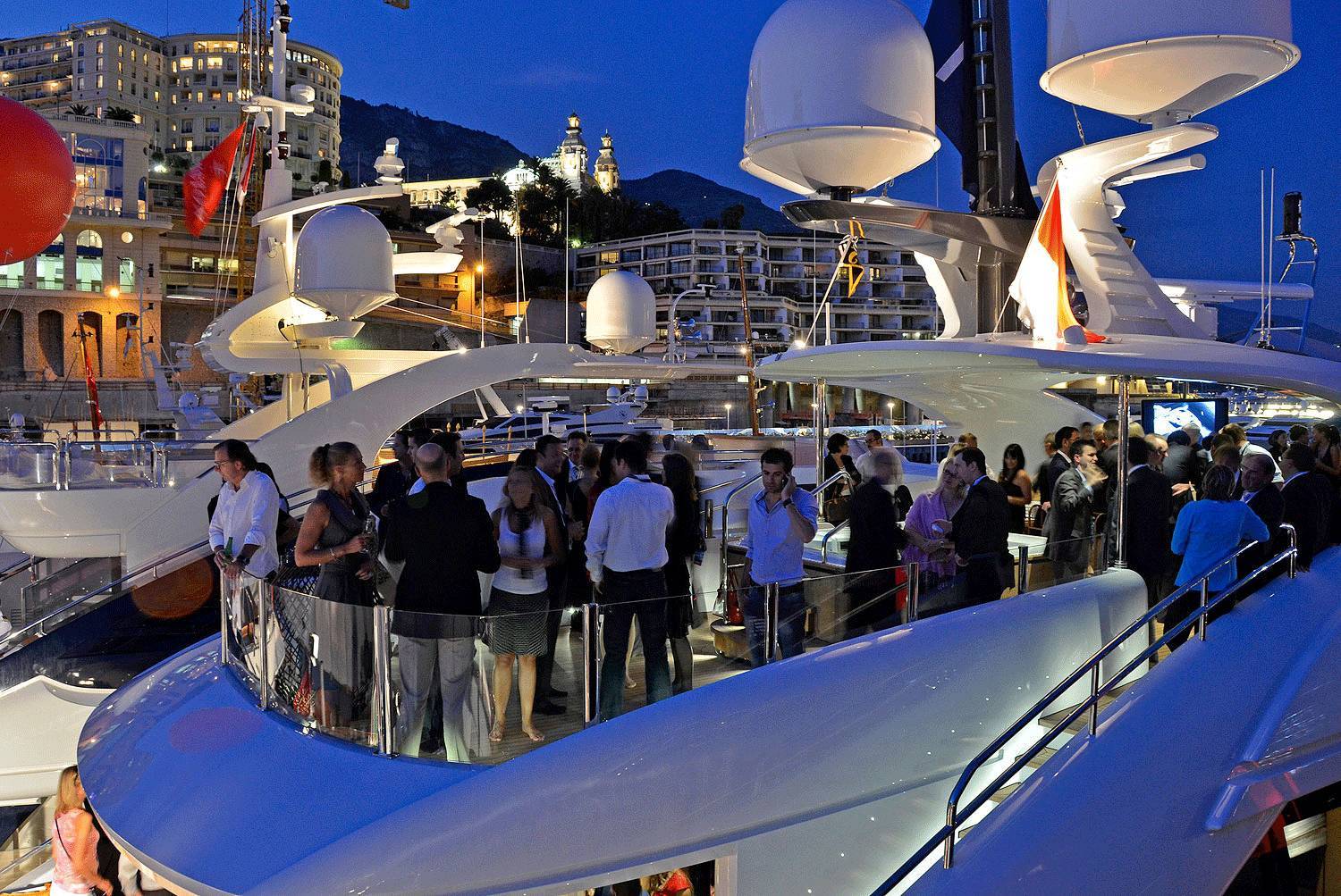 迪拜算个渣,在这里游艇就像共享单车一样乱扔