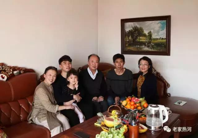 乍看是“高冷”、再看是“暖男”，承德小伙河北电视全能主持