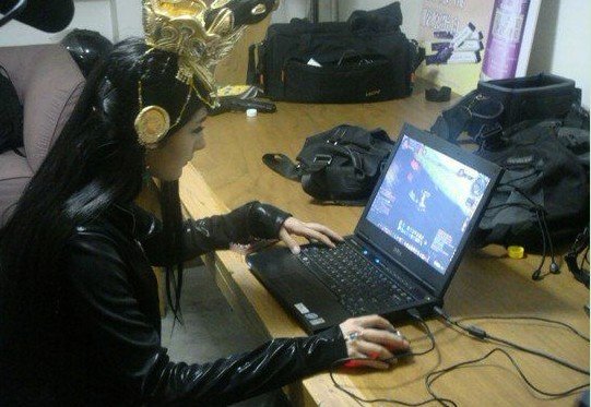 女星中的游戏王是她们为打红警3天2夜未合眼创世纪被刷哭