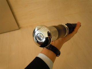 劳斯莱斯车里面的伞是干什么的,劳斯莱斯自带雨伞是什么样的