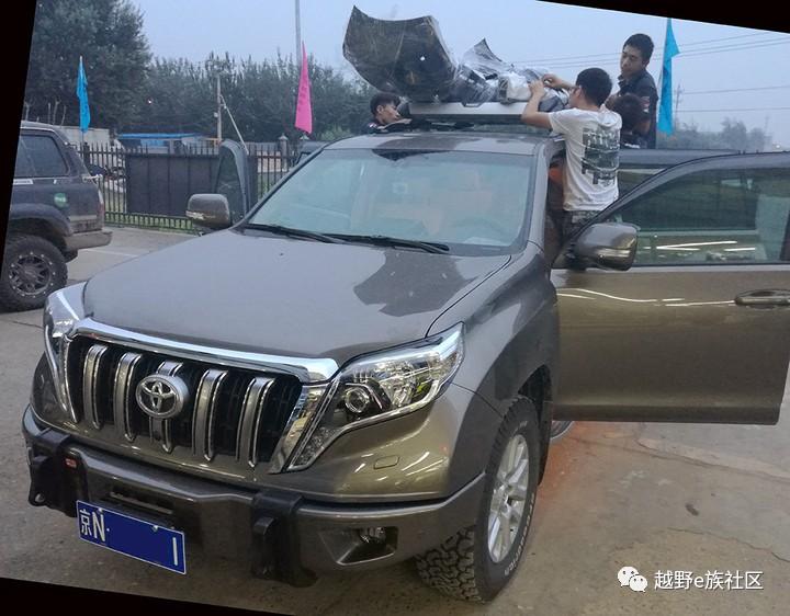 低配新款普拉多内饰改装,2017普拉多2700中东版改装