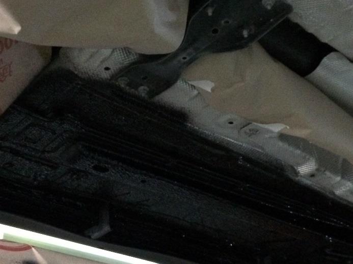 底盘装甲好还是凹凸胶好,底盘装甲好还是防锈好