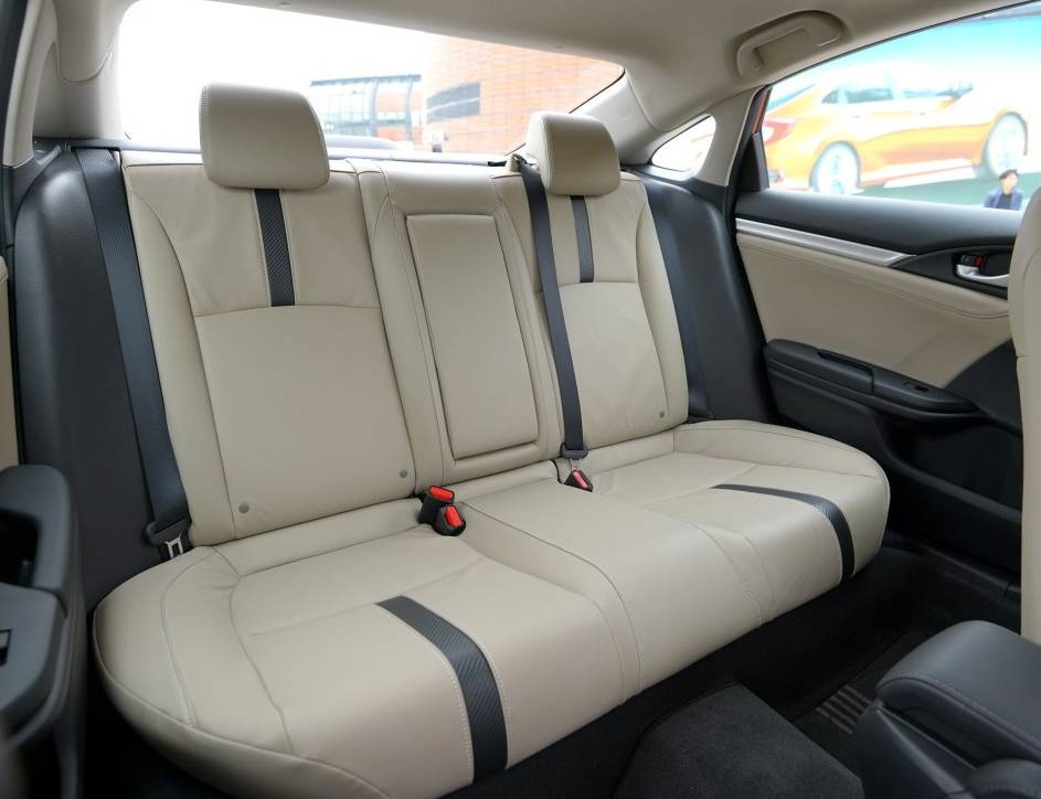 新款思域值不值得入手,17万买思域次顶配值得吗