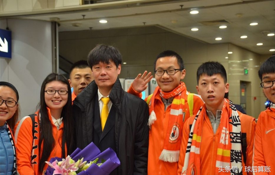 李霄鹏vs李明尧,中后卫李霄鹏李明