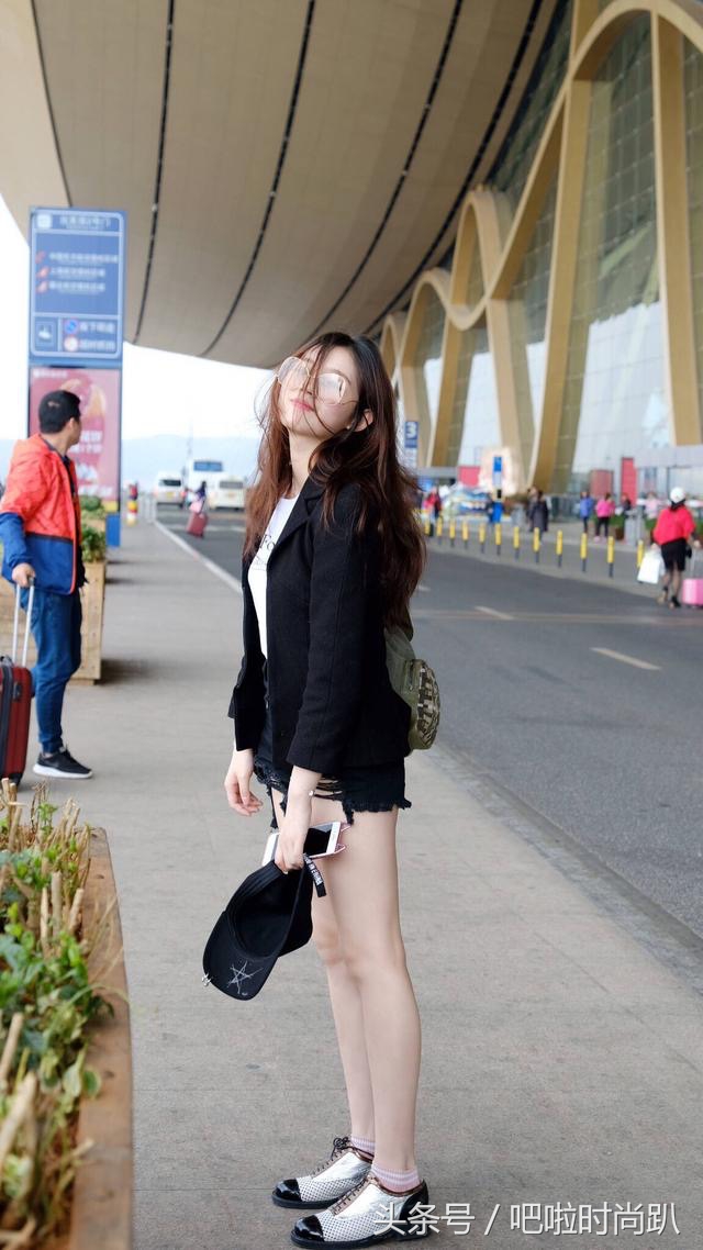 马思纯林允周冬雨,林允穿白色短裤