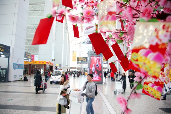 白云机场今起迎返程客流高峰,白云机场乘机最少要提前多少时间