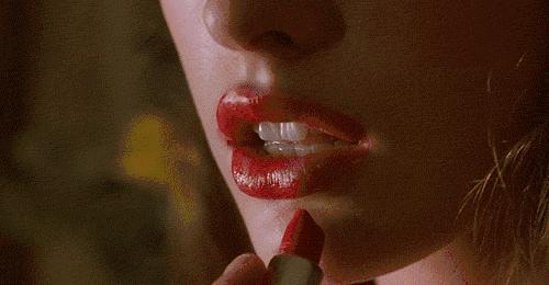 口红创意海报设计 (口红创意妆照片)