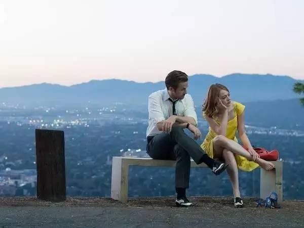 Madam问答室丨闺蜜订婚口红,内眼线画法,干皮粉底,牛津鞋搭配,清爽的防晒