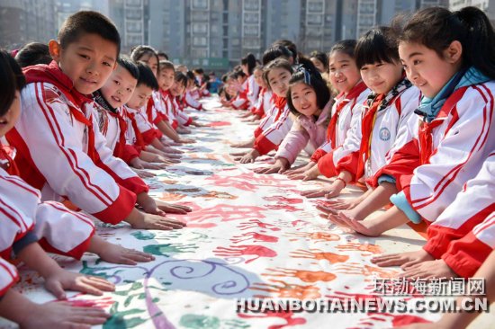 向阳小学学雷锋树新风文明活动,小学开展学雷锋活动简讯