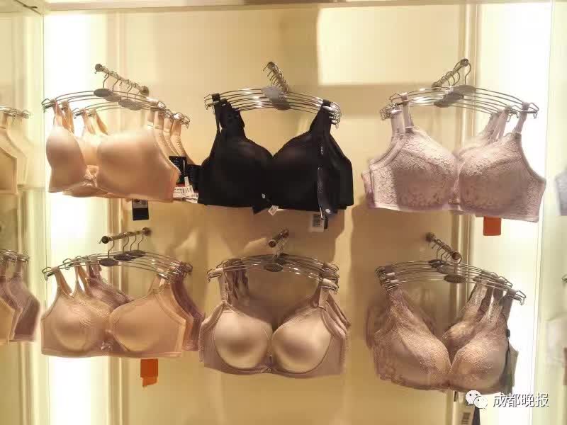 杩囪妭鏃剁殑濂ヨ幈,濂ヨ幈杩囪妭娲诲姩