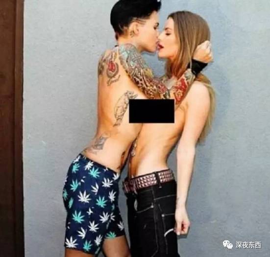 深夜东西｜在男女神之间切换自如的酷女孩，把多少姑娘都掰弯了……