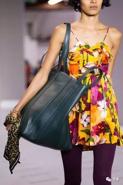 valentino2021秋冬时尚系列,valentino秋冬系列