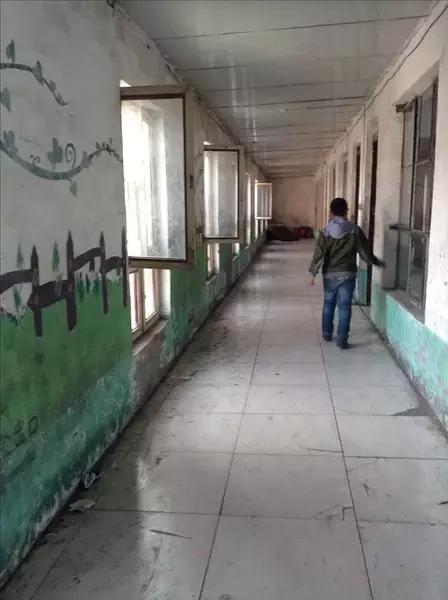 是的，我教小学生正确地念“*丸睾**”，因为这很必要