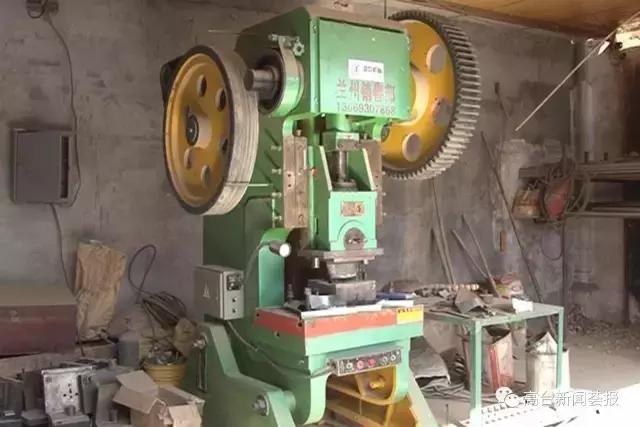 高台播种机,土专家点播机制作