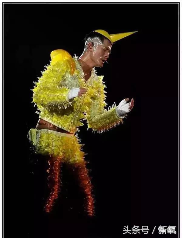 邓紫棋皮裤和别的女星对比,邓紫棋皮裤大盘点