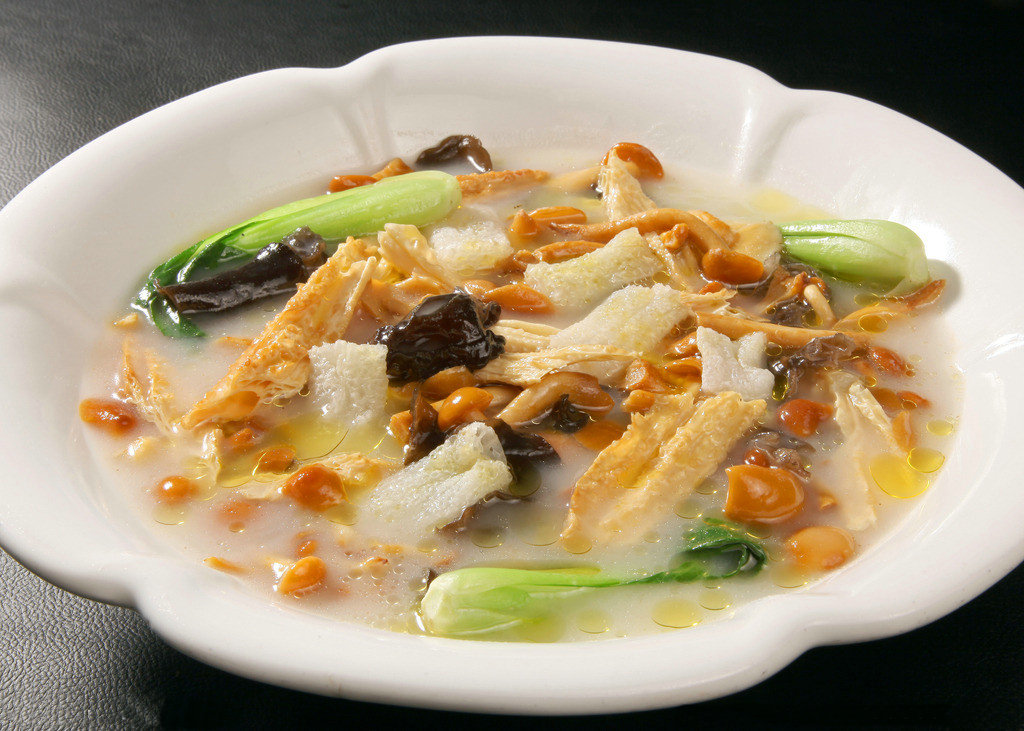 一种抗肉瘤、治糖尿病、美颜的菌菇,只有特定的月份里才有哦