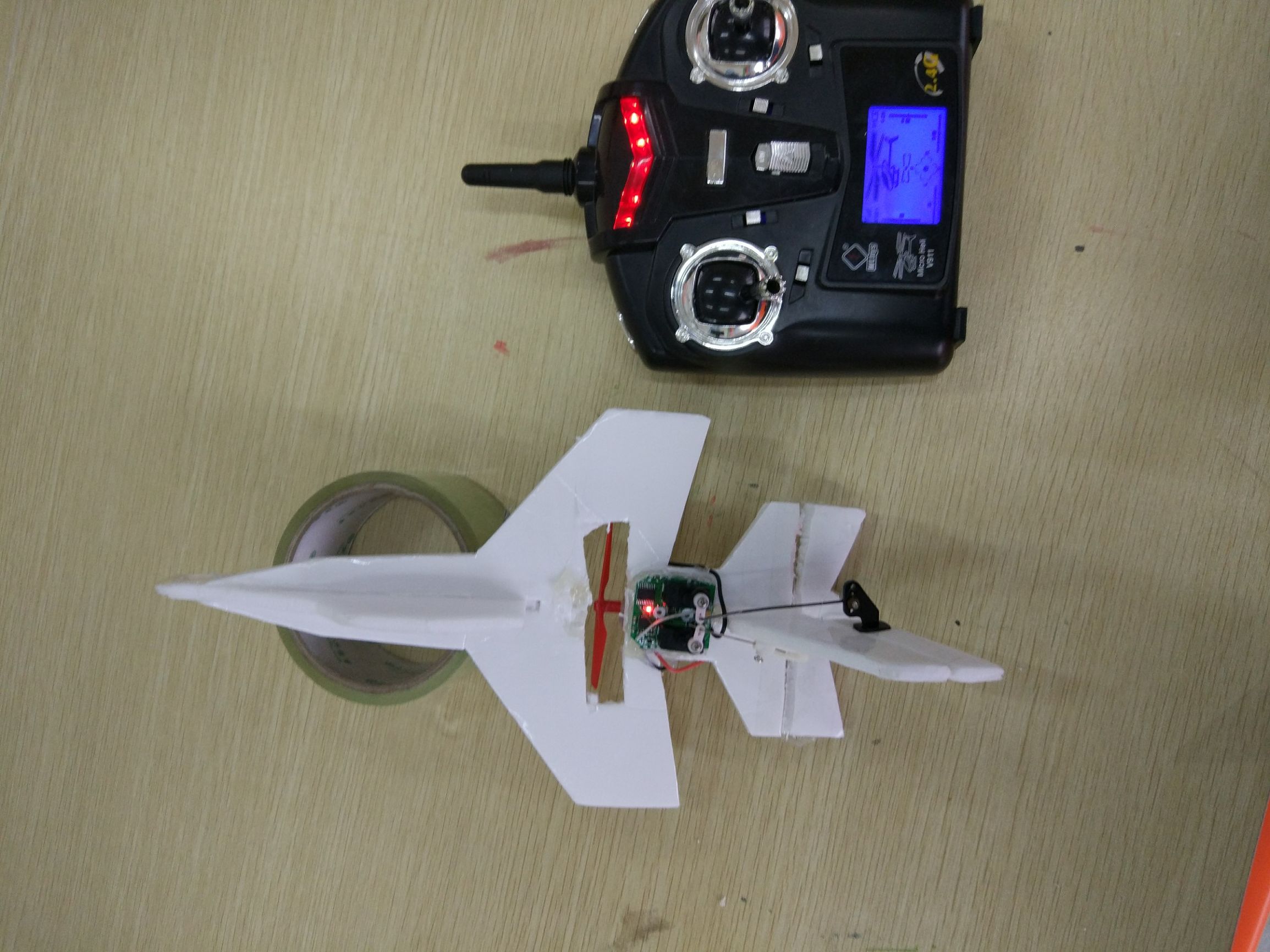 不用逛某宝某东,自己亲手制作一架遥控小飞机,飞着超爽