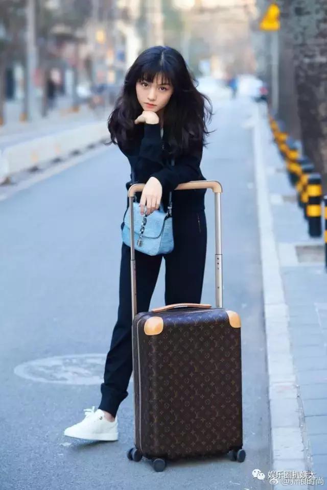 刘亦菲为什么老是被嘲胖,刘亦菲巴黎时装周造型