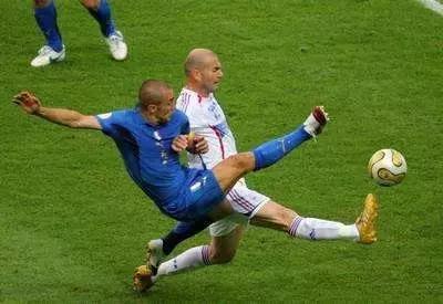 踢球如何养成假动作的习惯,踢球如何养成提前观察的习惯