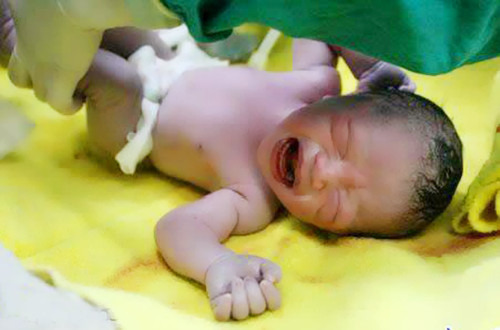 实拍顺产全过程:没经历过刻骨铭心的疼痛,没资格说生孩子痛!