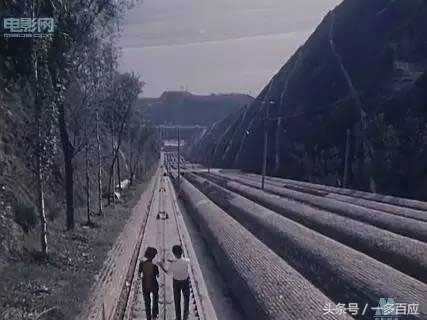 跟着山西太原第一部彩色故事片，穿越回1982年的三晋大地