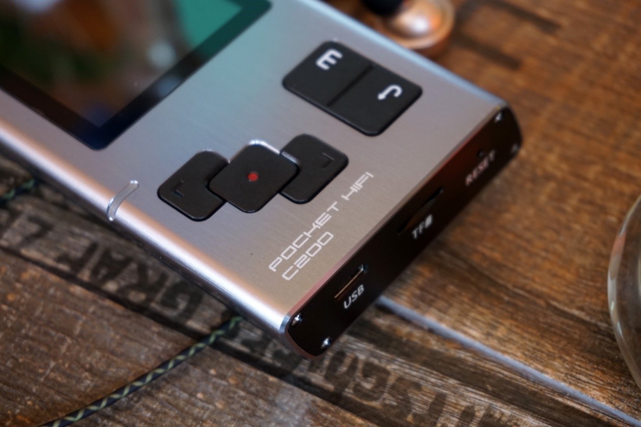 如果说哪个*放播**器更纯粹,那么七彩虹C200应该算是一个