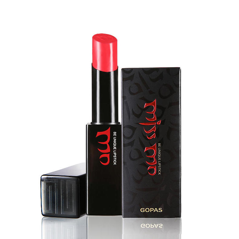 一个男的美妆博主化妆后超级美,男美妆博主化妆视频