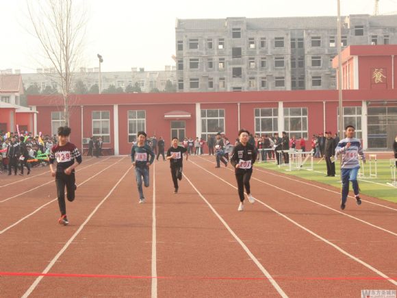 汶上县白石镇明德小学,明德学校激情早读