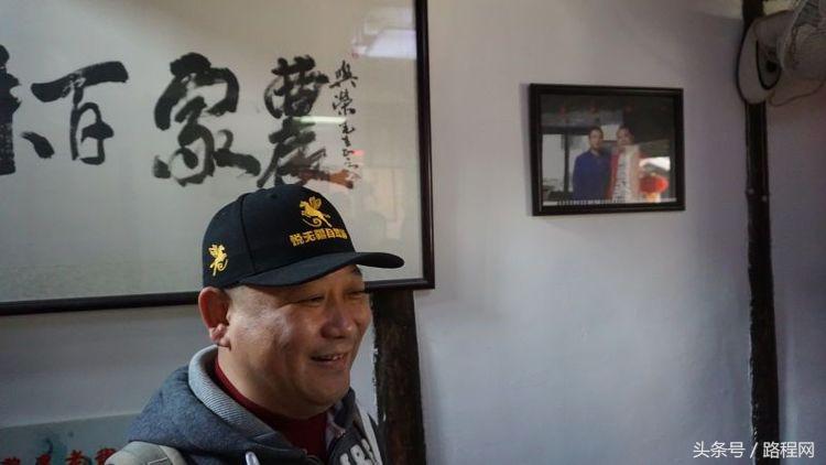 3月8日女神节，黎里古镇和内衣店聚集了一众男神女神？