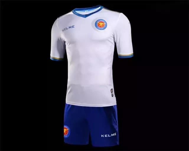 卡尔美球衣亚泰,卡尔美设计球衣