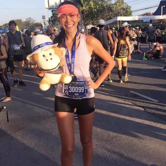 泰国除了人妖，能把自行车玩得这么溜的女神级人物，我也是服了！