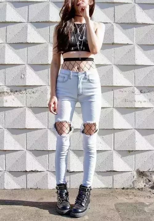 妈妈说穿渔网袜的都是坏女孩