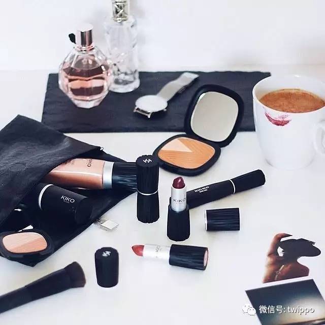 阿玛尼彩妆推荐平价款女,阿玛尼秀场时装