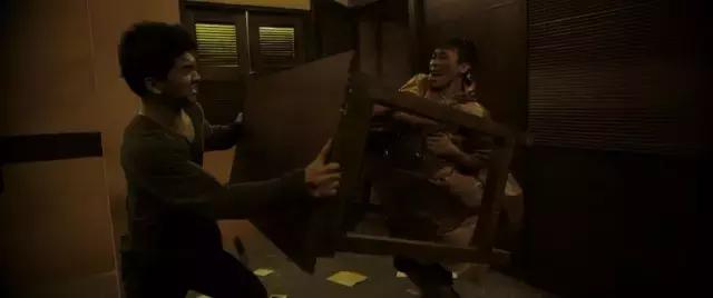 突袭2:炸裂的热血动作电影,突袭2电影经典动作片