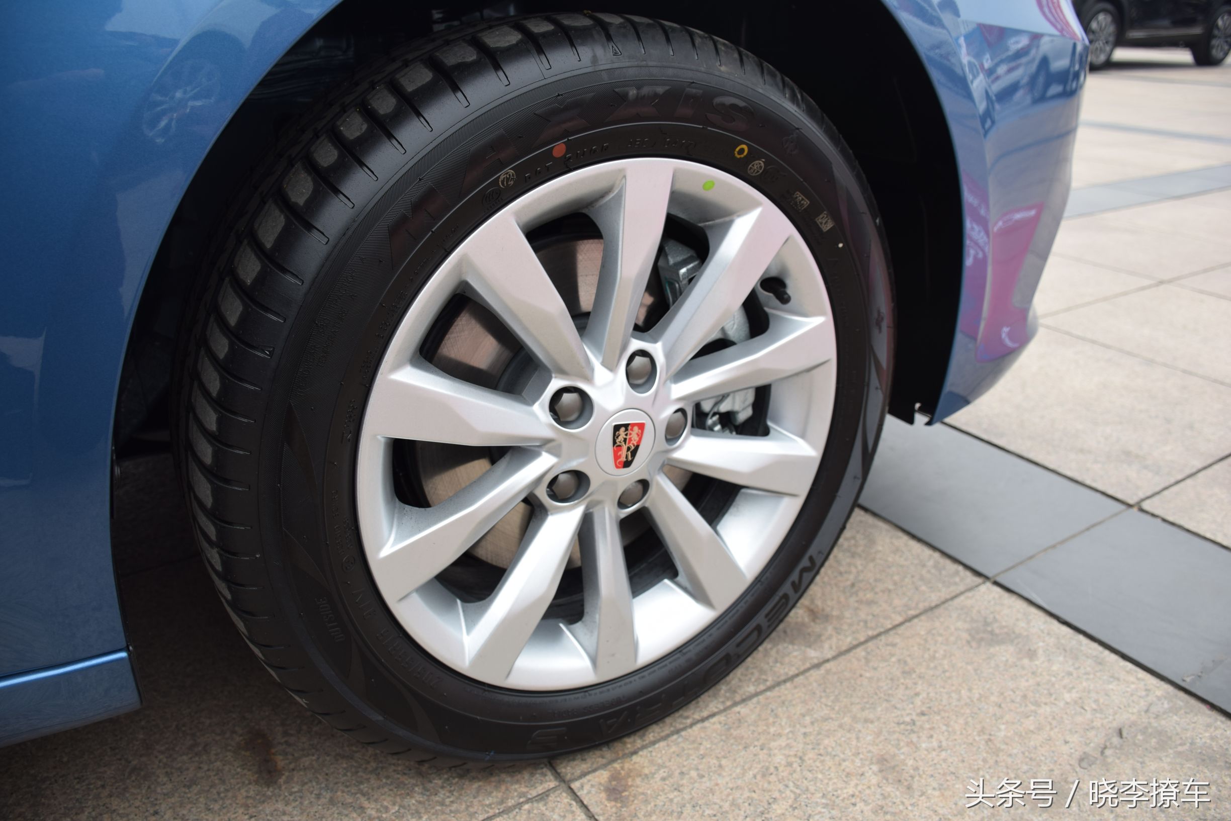 上汽荣威i6提车视频,上汽荣威i6天幕特别版