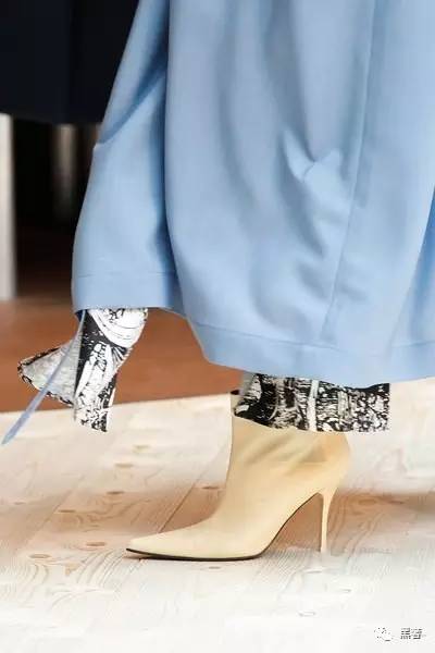 valentino2021秋冬时尚系列,valentino秋冬系列