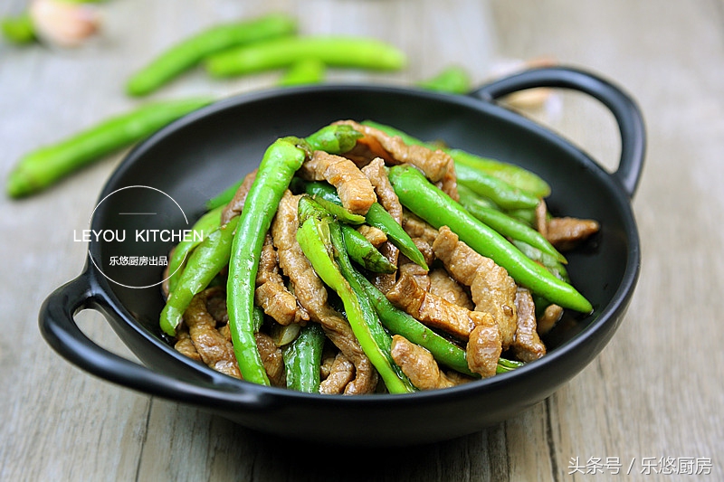 正确的炒牛肉让牛肉不老不柴,牛肉只要火候掌握好