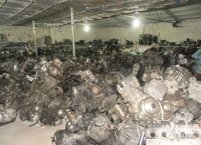 鏃ユ湰鍙戠敓杩囧灏戞鎾炴満浜嬫晠,鏃ユ湰杞︿竴鎾炲氨鎶ュ簾