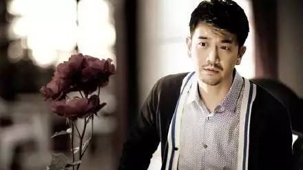 张智尧白发盛世美颜,陌上人如玉公子世无双张彬彬